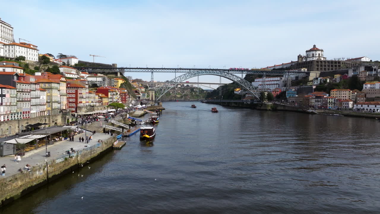 Charme urbano do Porto em vista aérea
