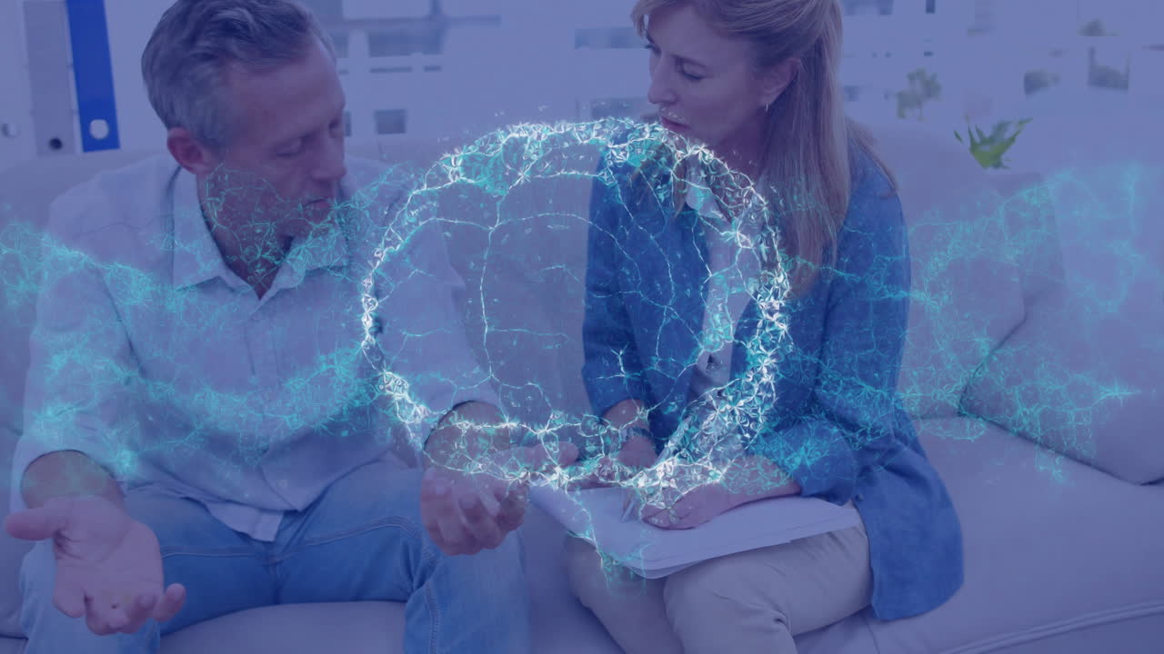 animación del cerebro digital sobre el hombre caucásico consultor psicólogo.