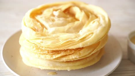 Masa-Roti-Crujiente-Frita-Con-Leche-Condensada-Azucarada