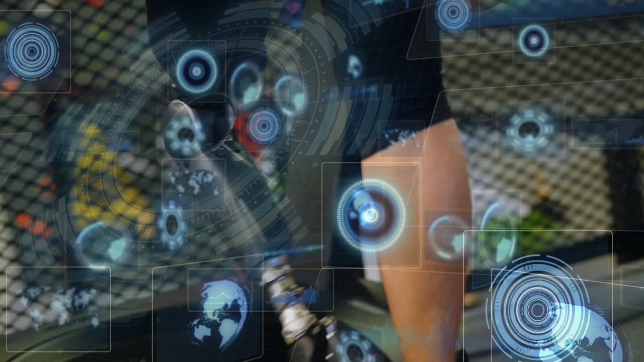 인공 팔다리를 가진 여성이 체육관에서 운동하는 트레드밀에서 데이터 처리의 애니메이션