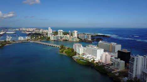 imágenes aéreas de san juan, puerto rico y el océano