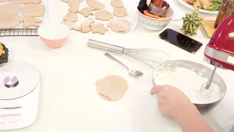 learning how to make and decorate halloween cookie