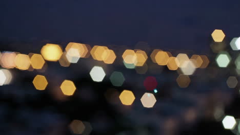 luces de la ciudad por la noche