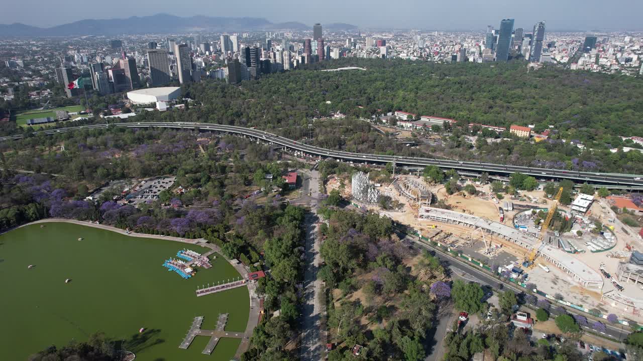 drone disparó y chapultepec y los lagos en la ciudad de méxico