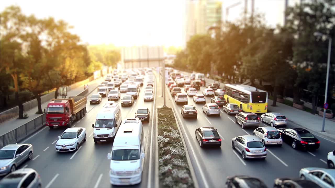 고속도로의 차량 교통 체증 시간 지연 7