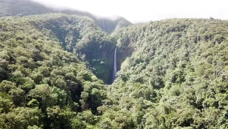 Cataratas-Carbet-Filmadas-Con-Un-Dron,-Guadalupe