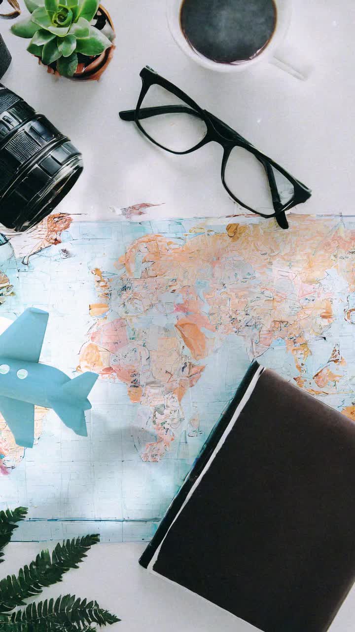 Oversiktsbilde av reiseplanlegging med lekefly