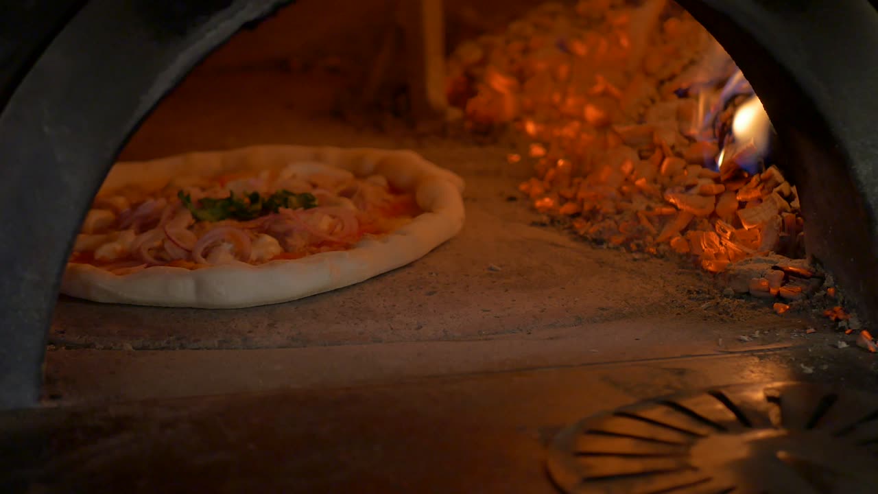 horneando pizza timelapse hd