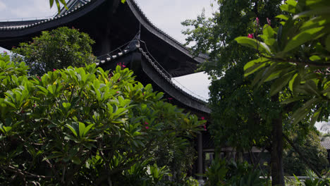 Typical-Chinese-construction-with-oriental-curved-roofs