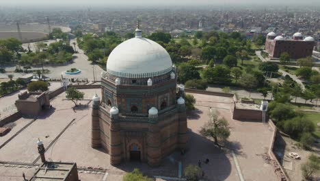 Luftaufnahme-Des-Grabes-Von-Hazrat-Schah-Rukn-e-Alam-In-Der-Stadt-Multan-In-Punjab,-Pakistan