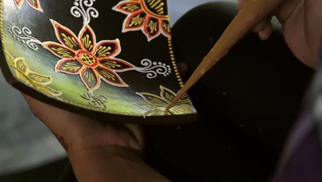 decorating a dish with floral pattern