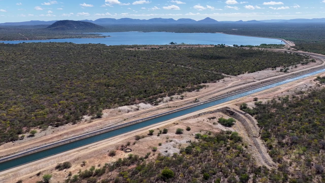 Elveoverføringssystem i Cabrobo i Pernambuco, Brasil. São Francisco-elveoverføring. Vannutvikling. Elveoverføringssystem. Vannfordelingslandskap. Vanningssystem.