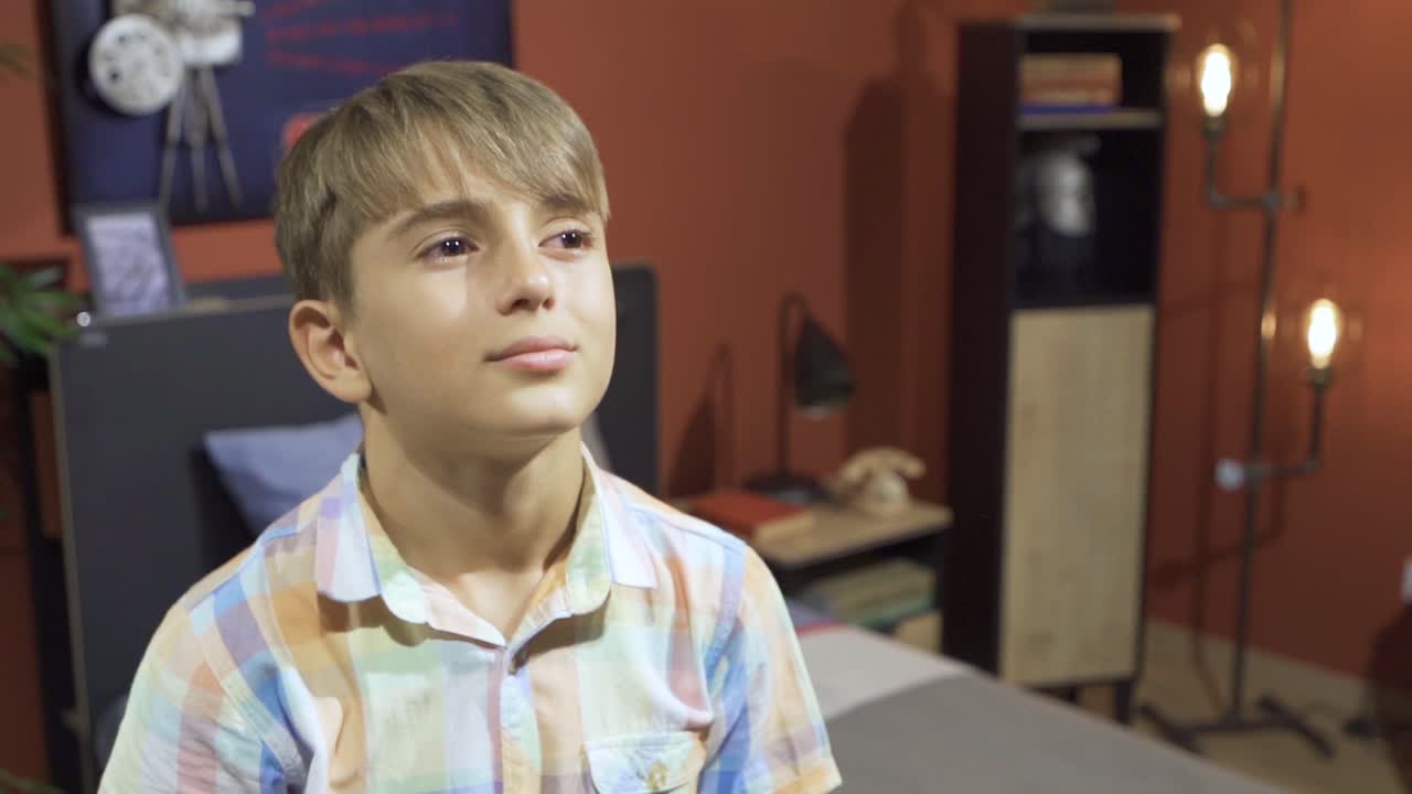 소년은 그의 꿈을 이루고 있습니다.