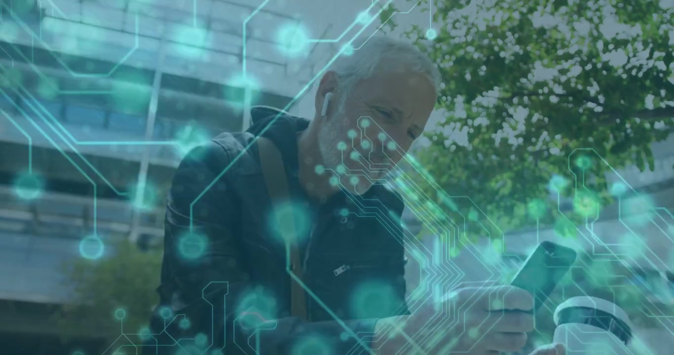 Cyan teknisk kredsløbsoverlay pulserer, afslører pendler, der tapper på smartphone og tjekker rejseinformation