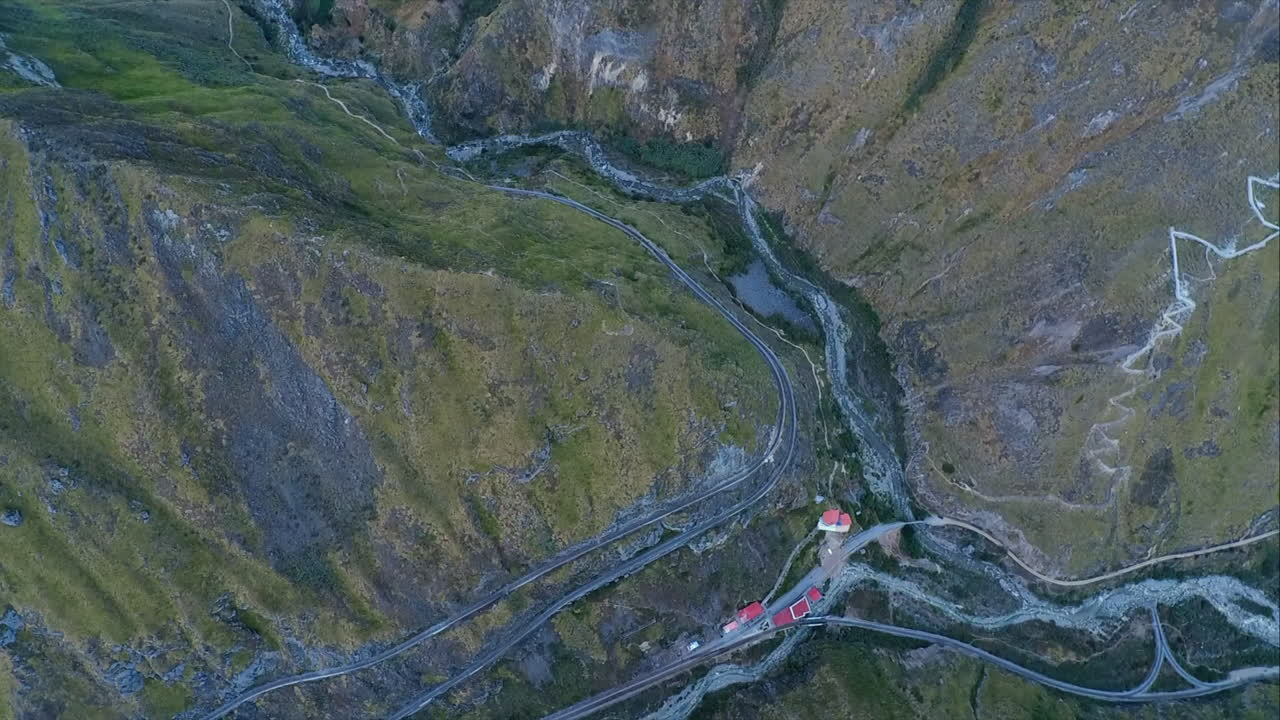 Et luftfoto af "Nariz del Diablo" eller Djævlens Næse i Alausí, Chimborazo-provinsen, Ecuador