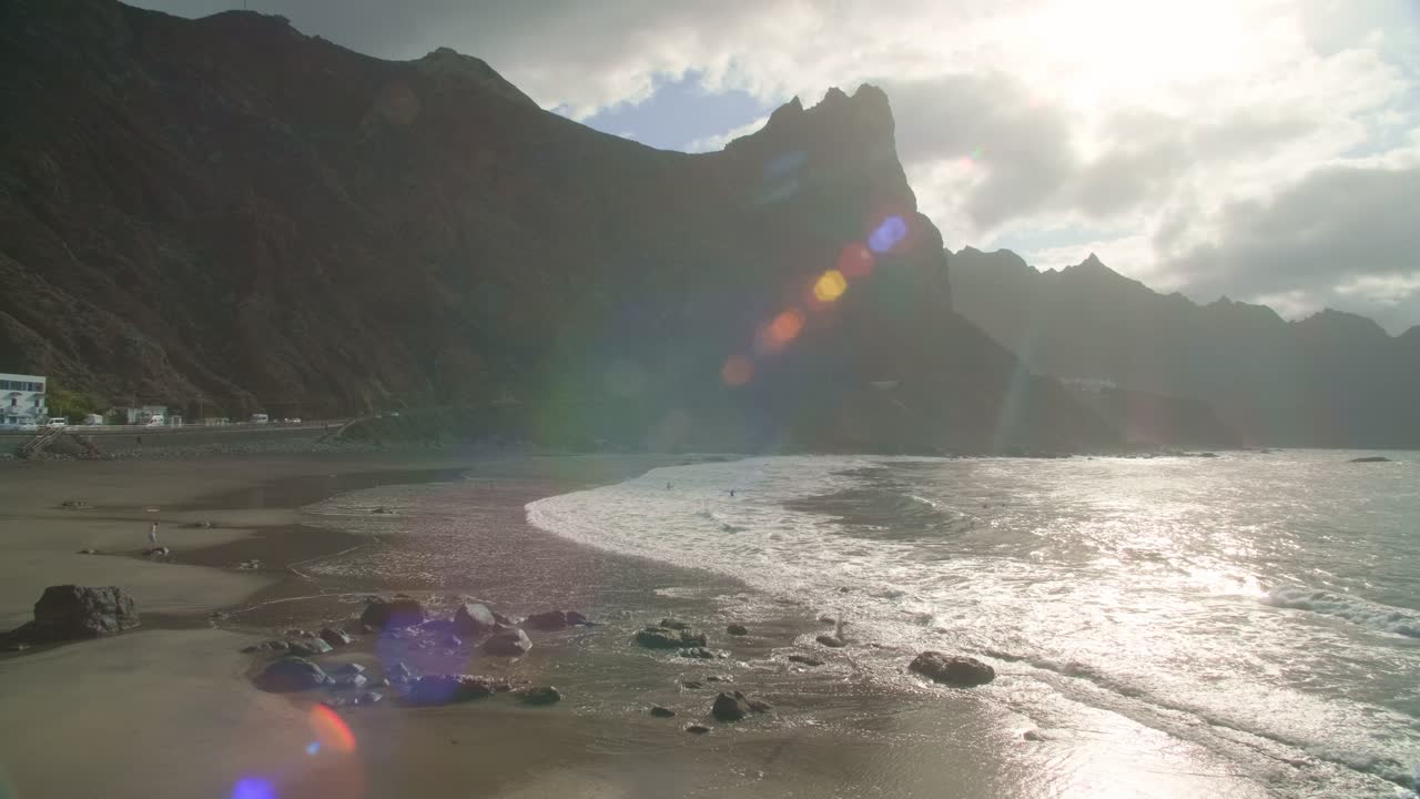 el encanto costero de tenerife: acantilados costeros y playas serenas