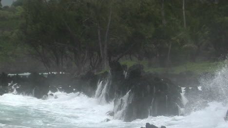 Una-Gran-Tormenta-Del-Pacífico-Azota-A-Hawaii-Con-Grandes-Olas-11