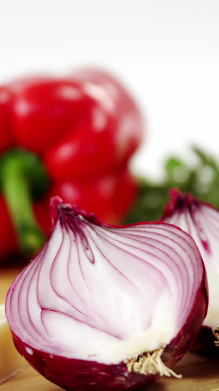 espagueti crudo con ingredientes