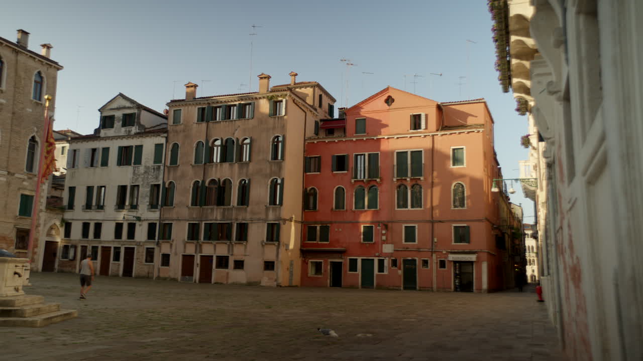 Filmato in stock di edifici storici a Venezia