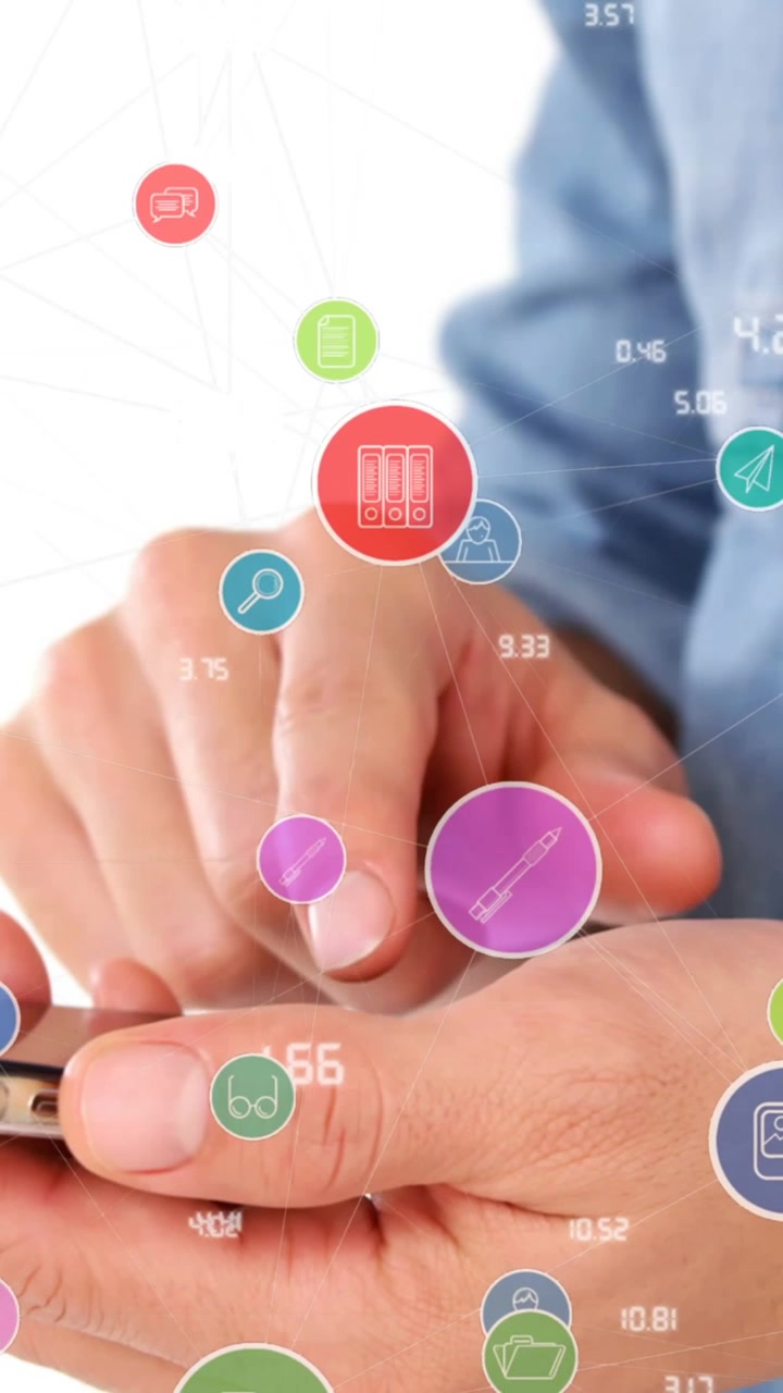 Animazione di una rete di connessioni con icone su un uomo che usa lo smartphone