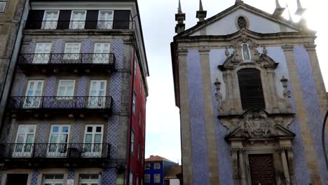 Parish-church-of-Saint-Nicholas-exterior-facade,-panning-establishing-shot