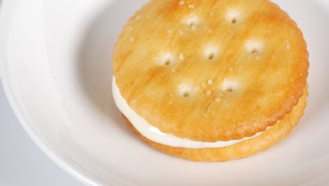 white chocolate cracker sand