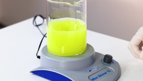 chemical reaction demonstration using a magnetic stirrer