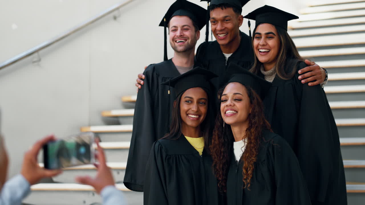 estudiantes felices, graduación