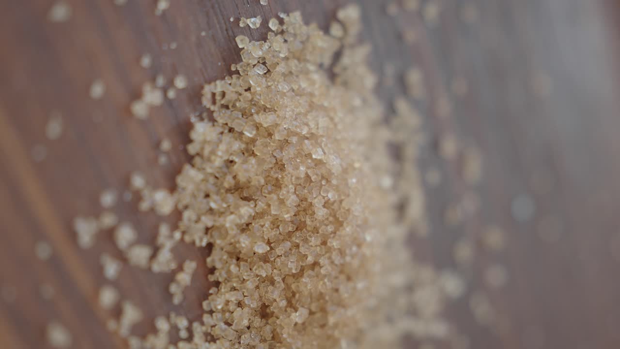 갈색 설탕 결정의 클로즈업