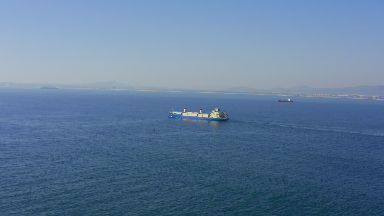 이 큰 녀석에게 너무 거대한 것은 없습니다.