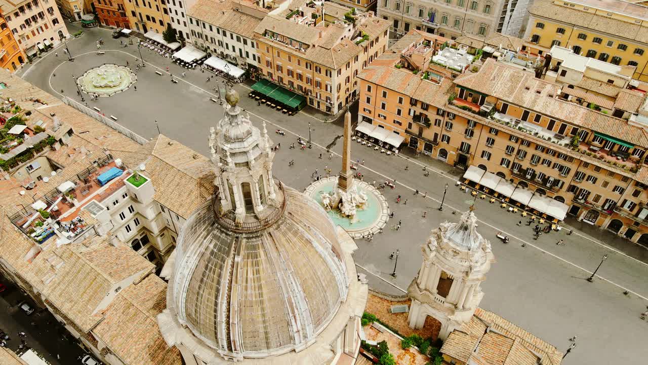 Aerial view of Rome's Piazza and basilica underlining political European past