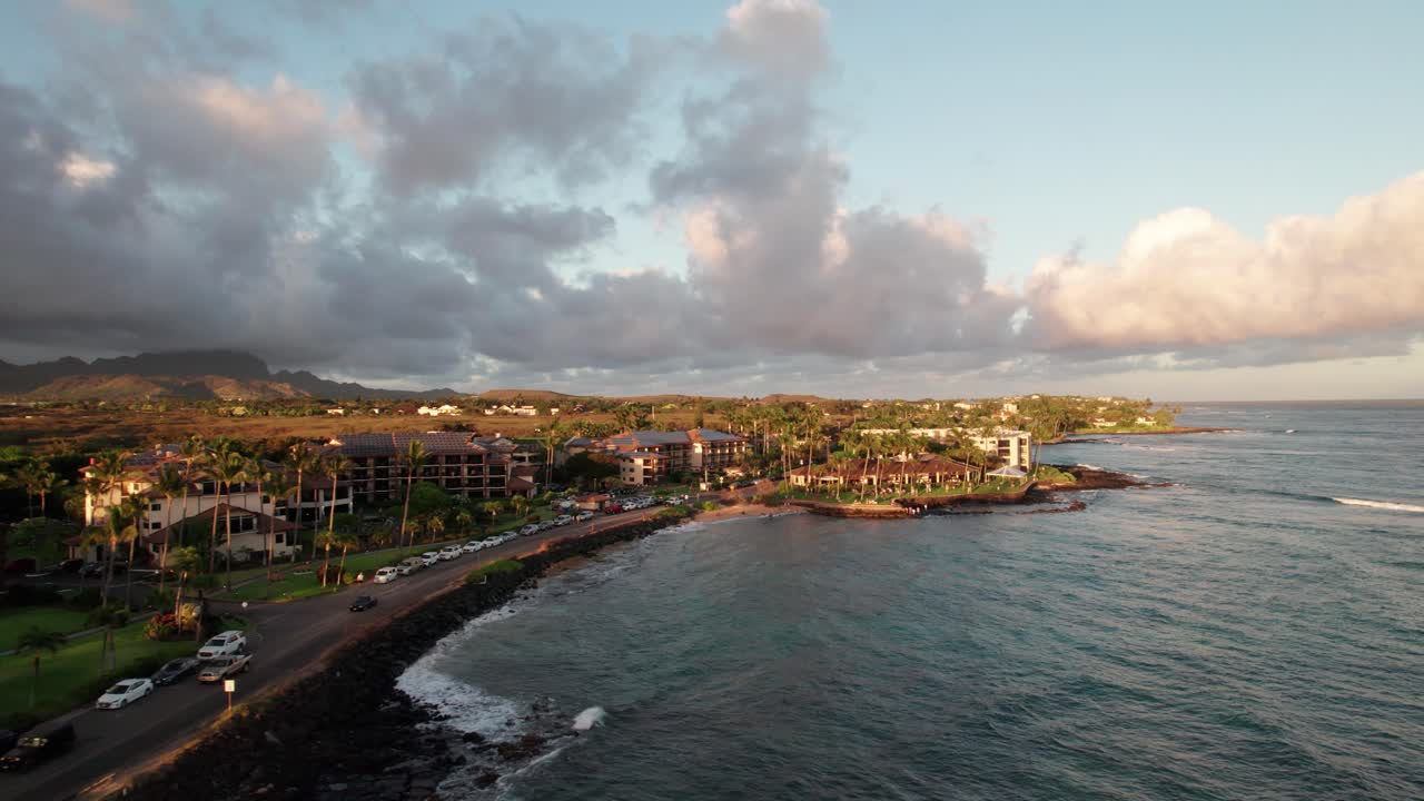 Kauai Hawaii, riprese con drone della spiaggia di Lawai.