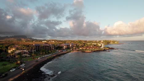 imágenes de drones de la playa de kauai hawai lawai