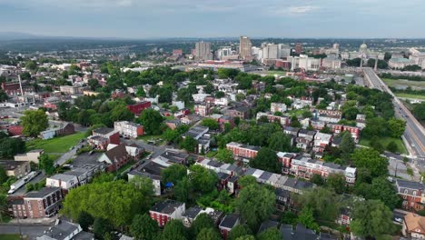 Amerikanische-Stadt-Im-Sommer