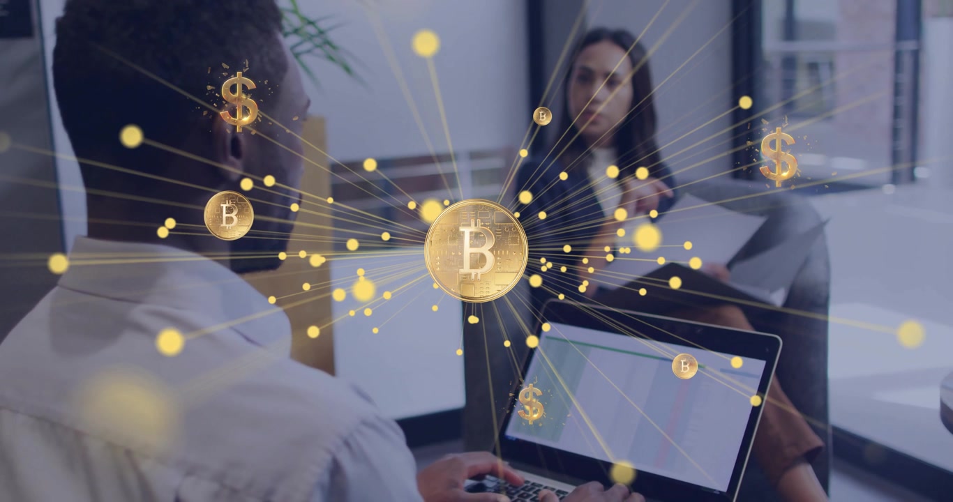Colleghi che digitano su un foglio e indicano una cartella, con particelle che fluttuano sovrapponendosi alla rete Bitcoin per la finanza.