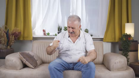 un viejo agresivo y neurótico.