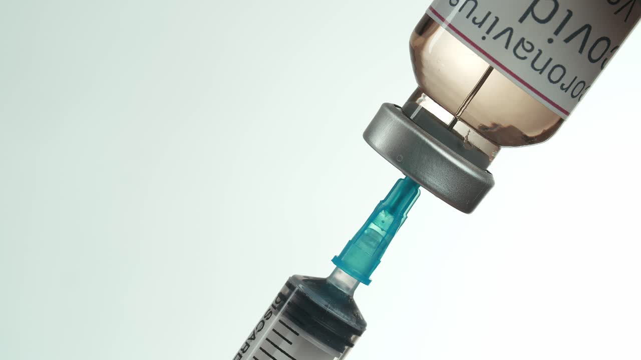 inyección de la vacuna contra la covid-19