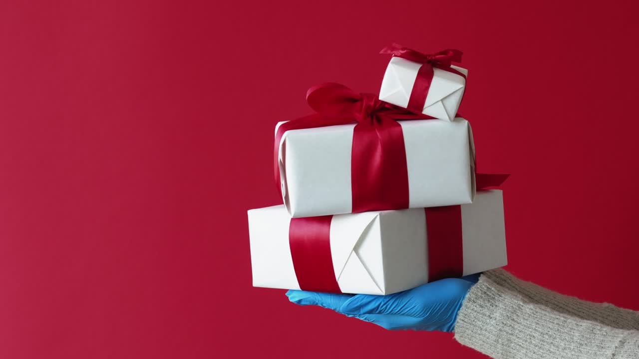 pandemic christmas 2021 quarantine gift delivery