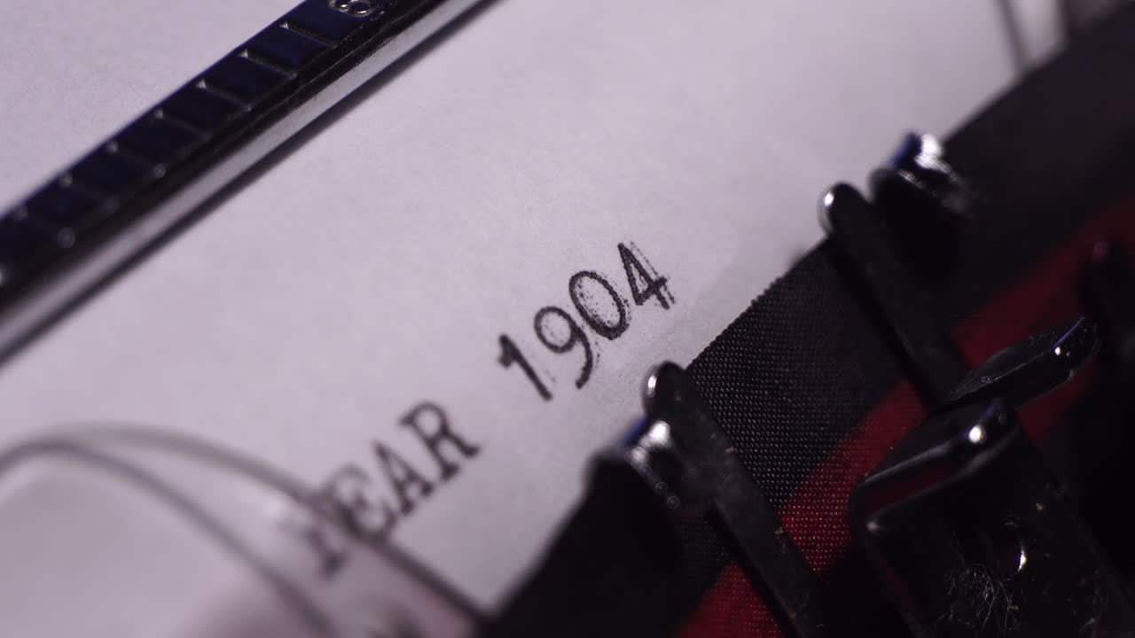 1904 년, 빈  종이에 빈 타자기에서 타이핑, 클로즈업