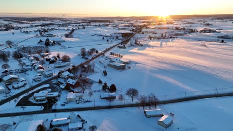 Sunrise-over-rural-farmland-in-winter