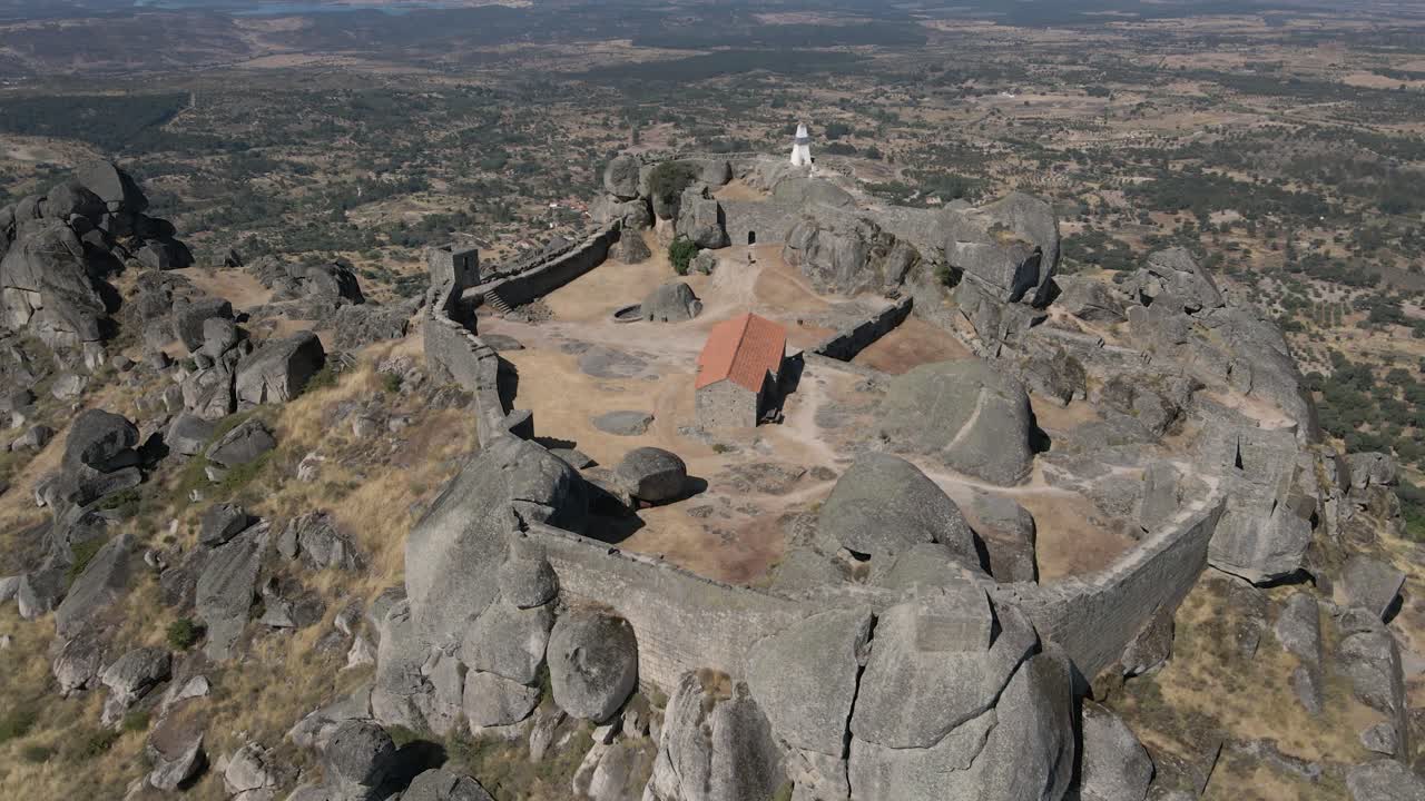 몬산토 성 상공의 공중 드론과 주변 경관 전망