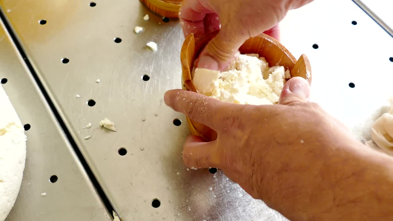 producción de queso en la industria láctea