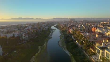 Ballona-Lagoon-Along-The-Marina-Del-Rey-Seaside-Community-At-Sunrise-In-Los-Angeles,-California,-USA