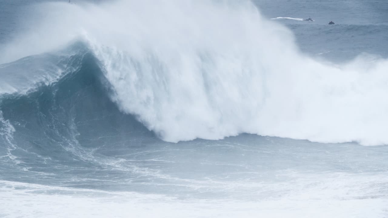 나자레, 포르투갈의 슬로우 모션 웨이브