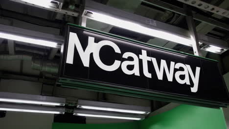 subway m-catway sign