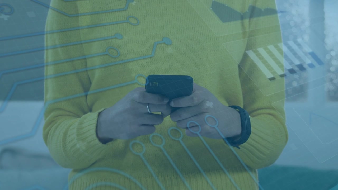 Mulher segurando o telefone, tocando e deslizando, iniciando uma sobreposição de circuito sincronizada com os toques para demonstração de tecnologia.