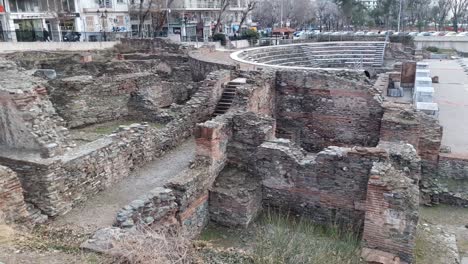 Blick-Auf-Die-Antiken-Römischen-Marktruinen-In-Thessaloniki,-Griechenland