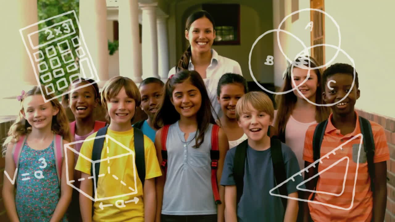 animación de iconos de artículos escolares sobre diversos escolares sonriendo con una maestra