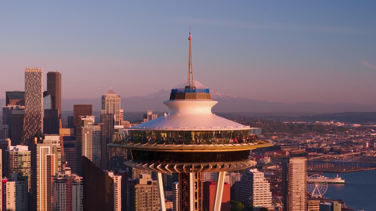 Stunning Sunset Views of Seattle from the Space Needle