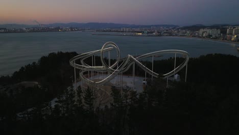 space walk, una hermosa estructura en la ciudad costera de pohang, corea del sur